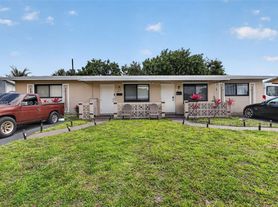 5816 Cleveland St, Hollywood, FL
