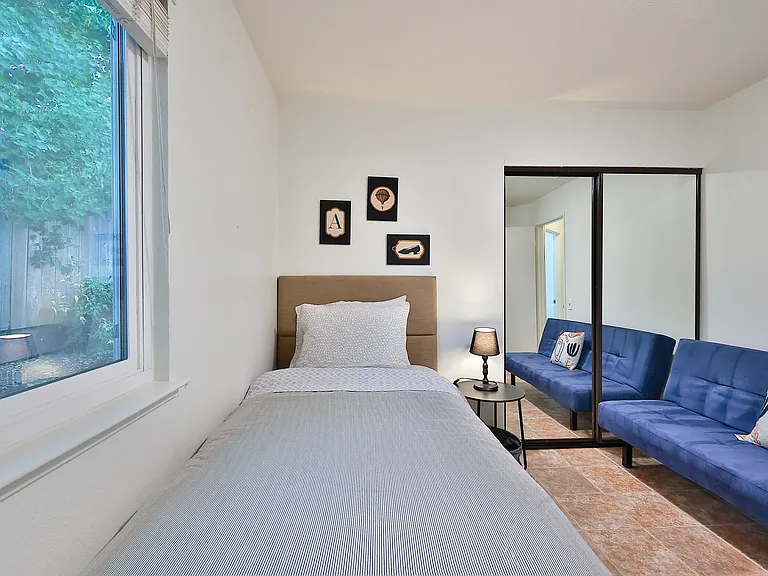 115 Rambling Dr — Photo 35