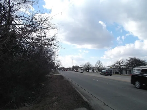 427 E State Route 83, Mundelein, IL 60060