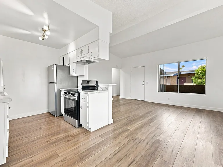 220 E Yucca St #24 — Photo 14