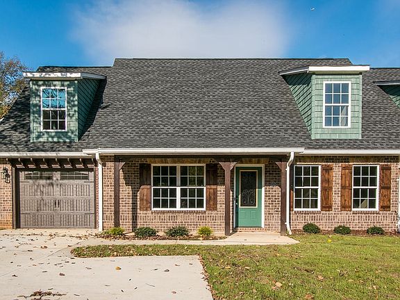3rd image of 132 Dove Ln
