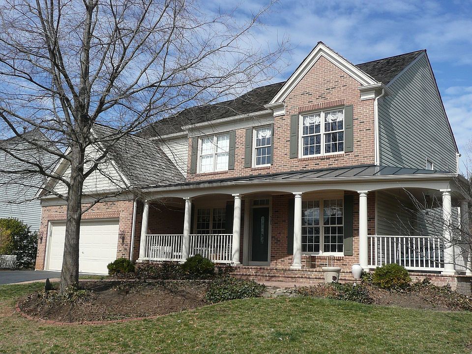 New Listing in Woodlea Manor