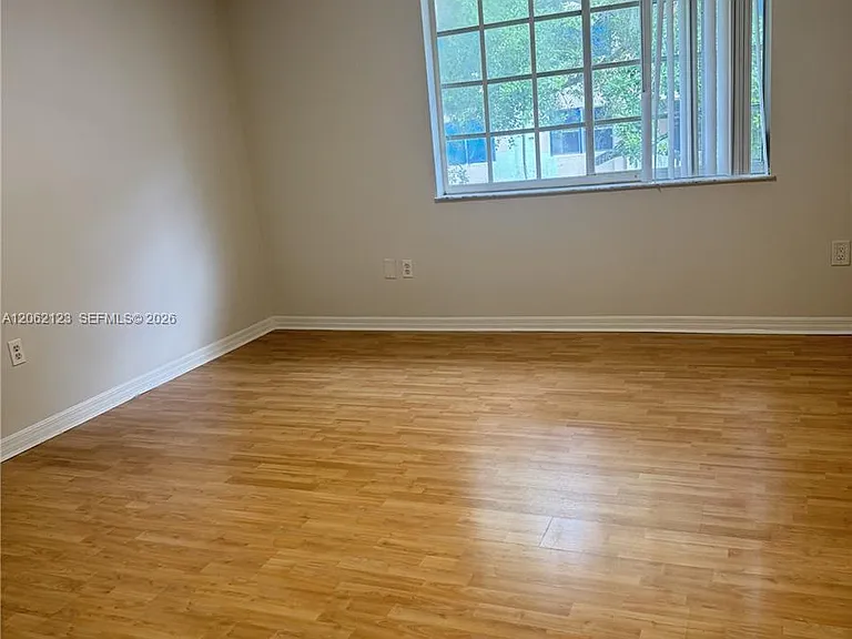11810 NE 19th Dr #5 — Photo 12