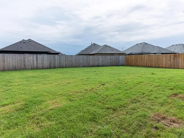 7814 Willow Ct — Photo 12