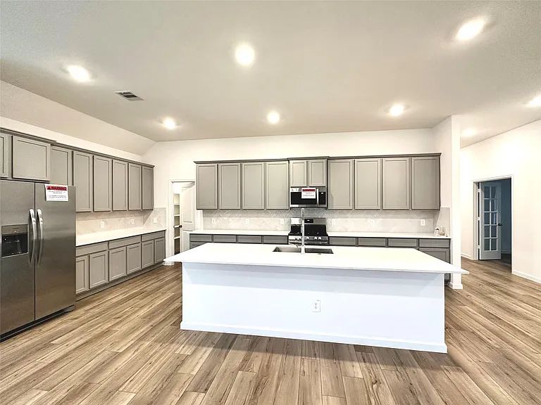 18330 Tiger Flowers Dr — Photo 5