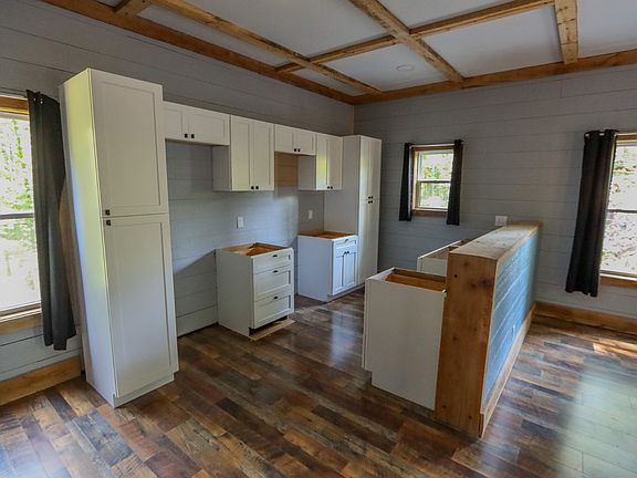 5th image of 139 Salzer Mountain Rd W