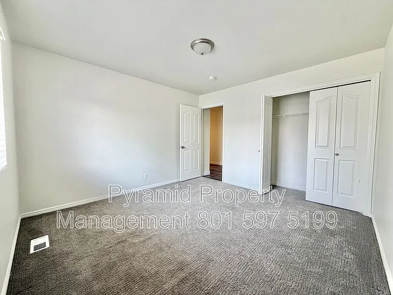 3178 S 945 E #B — Photo 7
