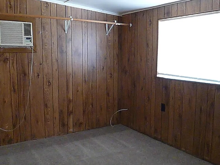 2246 W Corrine Dr — Photo 15
