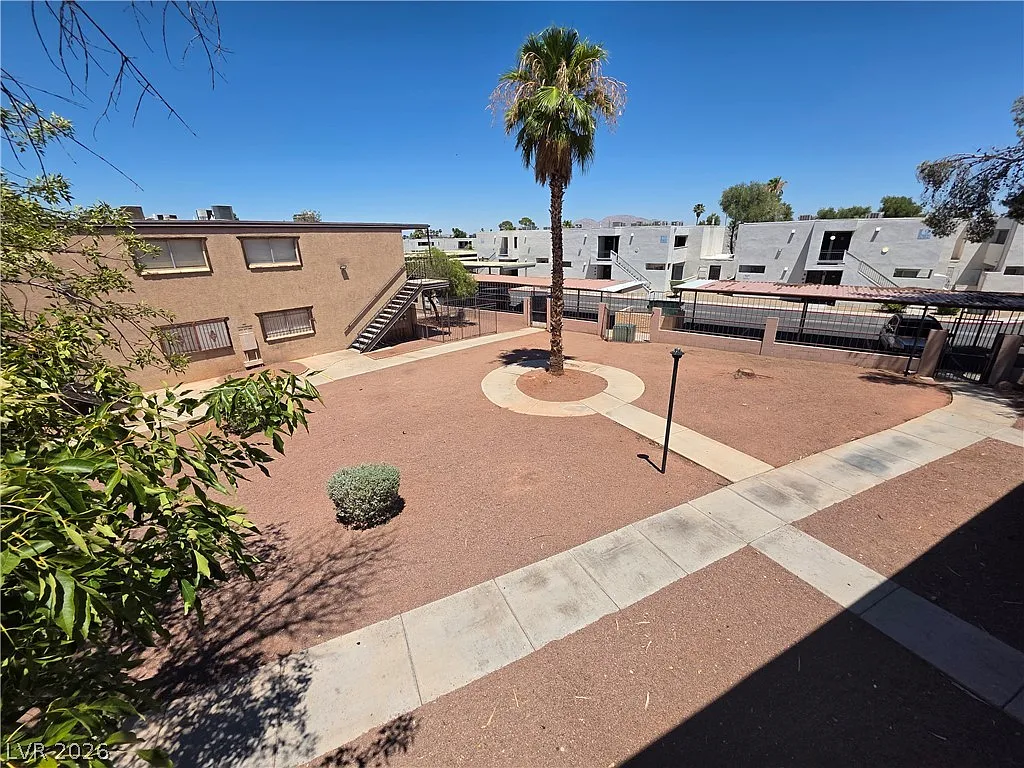 1 bed, 1.0 bath, 624 sqft, $745 — Photo 3
