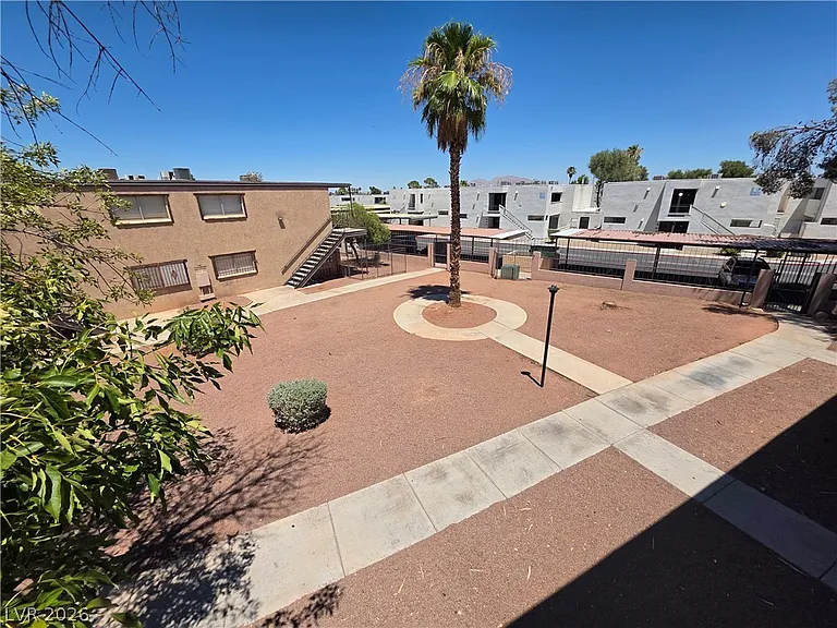 615 S Royal Crest Cir #10 — Photo 3