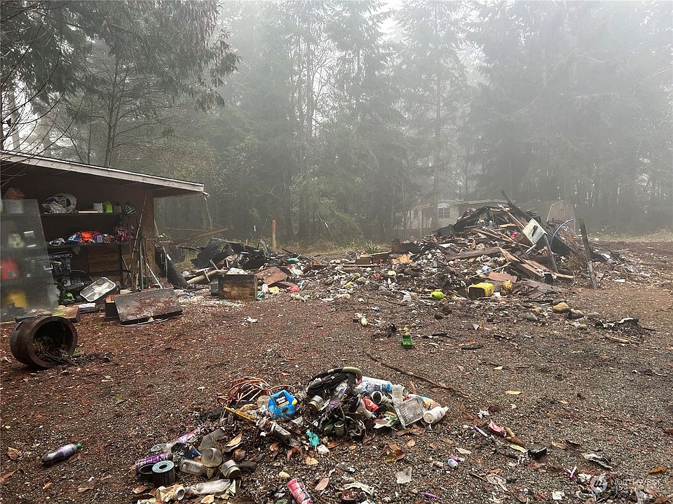 2nd image of 211 E Alderney