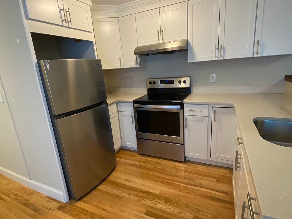 1st image of 22 Kensington Rd APT 12