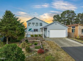 2610 NW Bayshore Loop, Waldport, OR 97394