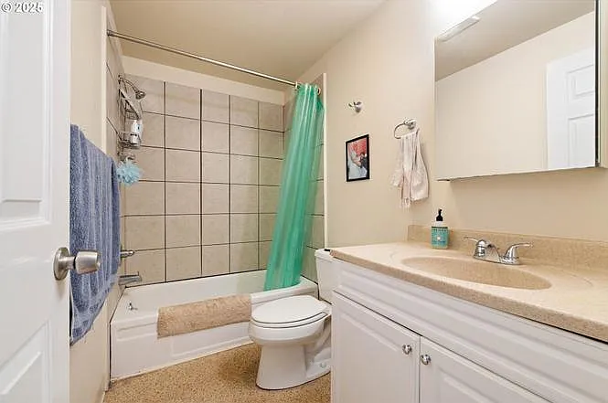 626 N Emerson St #626 — Photo 7
