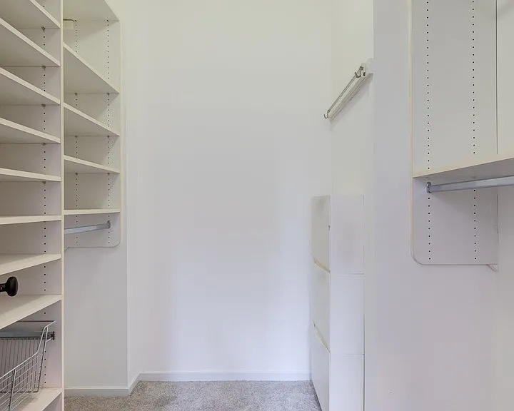 Master bed walk-in closet