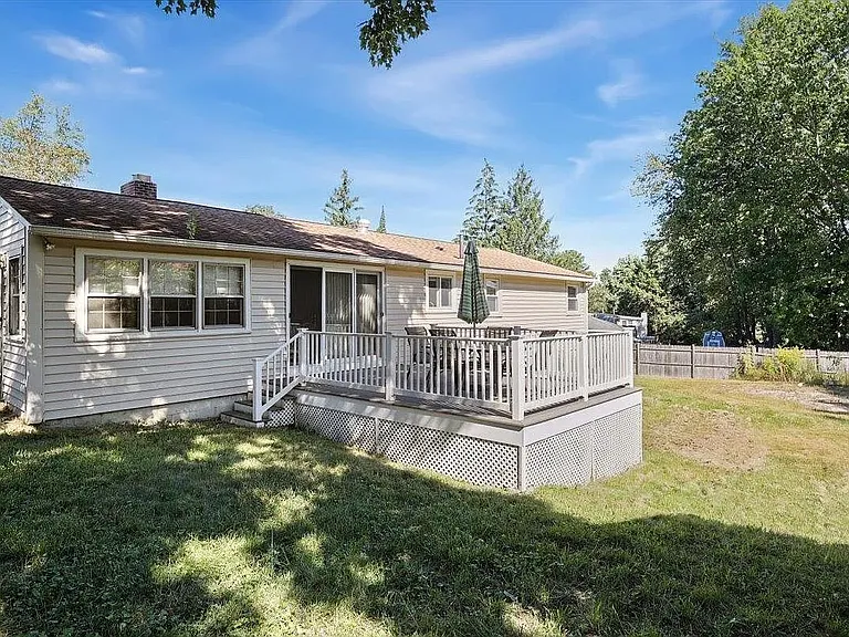 16 Mapleleaf Dr — Photo 15
