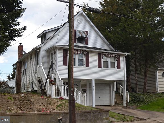 4th image of 304 N Commerce St