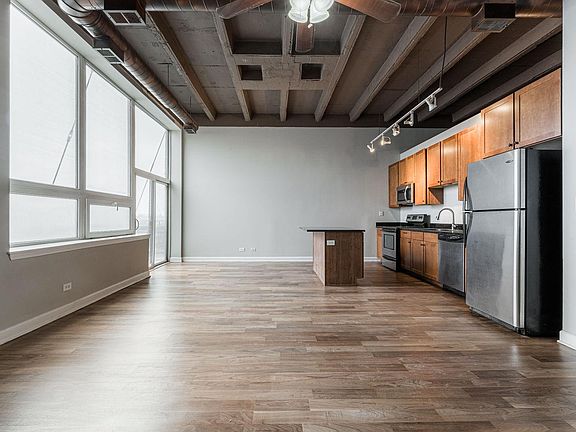 5th image of 4131 W Belmont Ave #4130