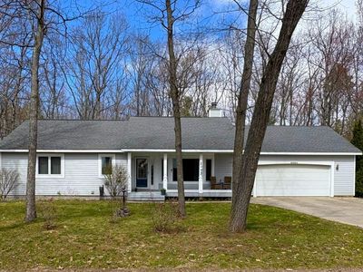 8884 Beverly Rd, Interlochen, MI, 49643