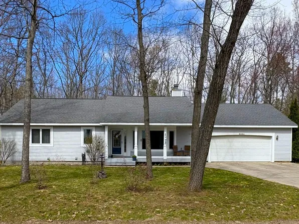 8884 Beverly Rd, Interlochen, MI 49643