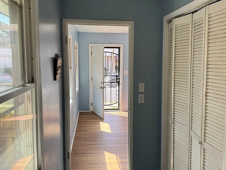 807 14th St SW — Photo 3