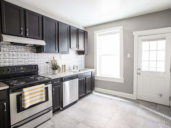 2nd image of 3902-3906 Lindell Blvd #231-2S