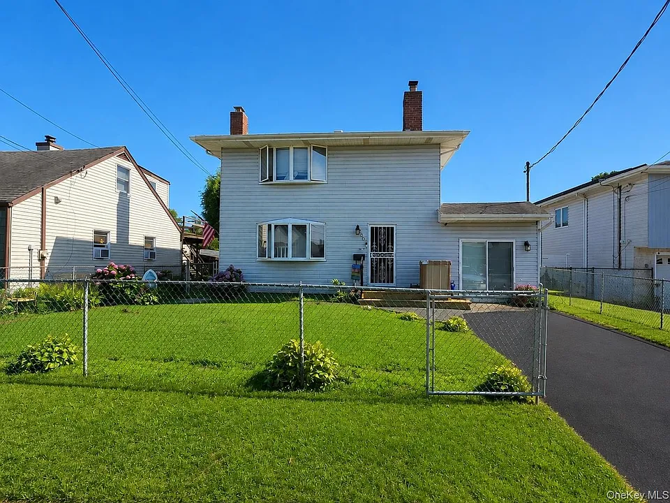 100 Lee Ave #2