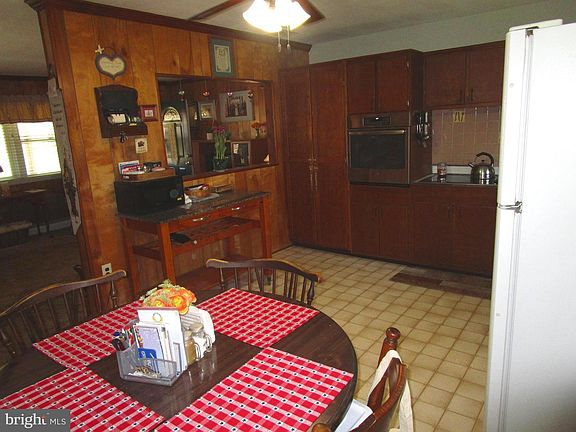 4th image of 109 Woodland Ave