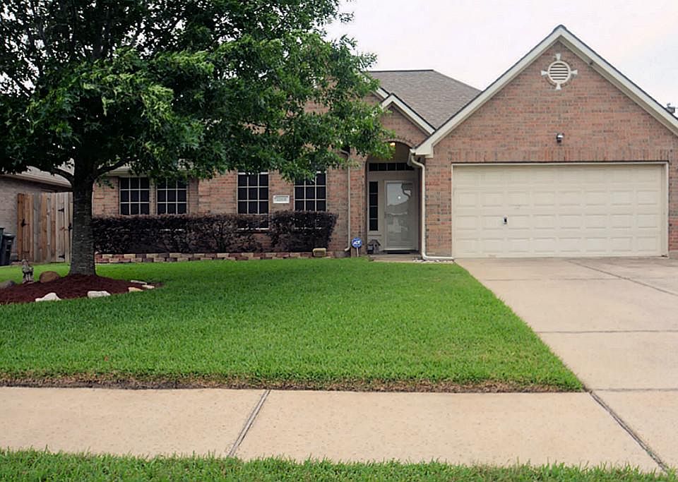 New garage door opener (2012), patio cover (2009), new 30 year roof (2008), new AC unit (20110 Sprin