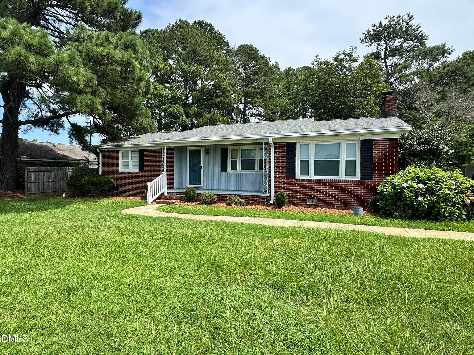 3 bed, 1.5 bath, $1,500 — Photo 1