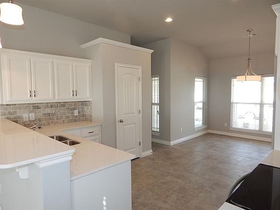 5th image of 10544 NW 35th St