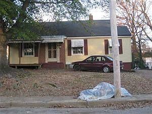 1st image of 1038 E Walthal Cir