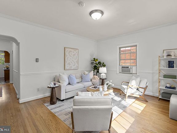 5th image of 2514 41st St NW APT 4