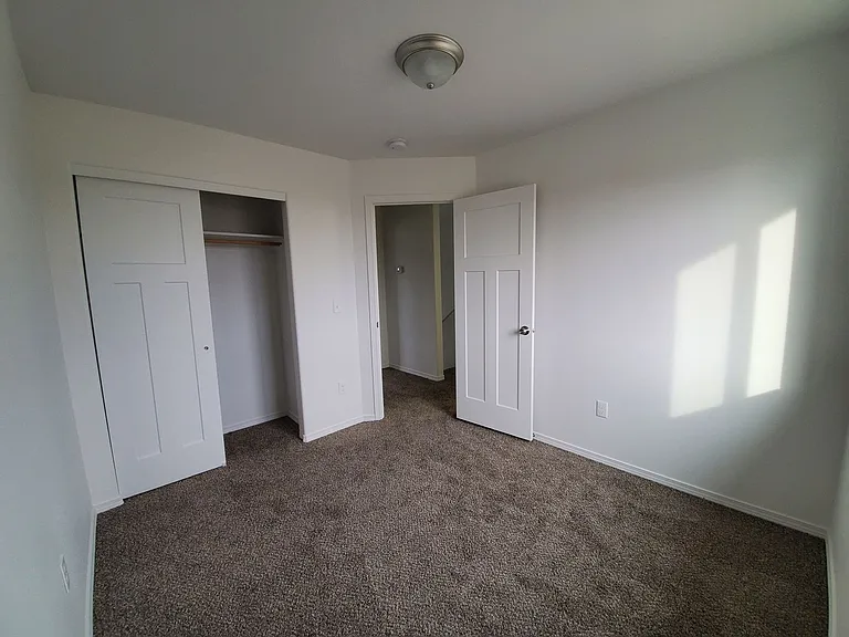 711 Ne 3rd Ave — Photo 14