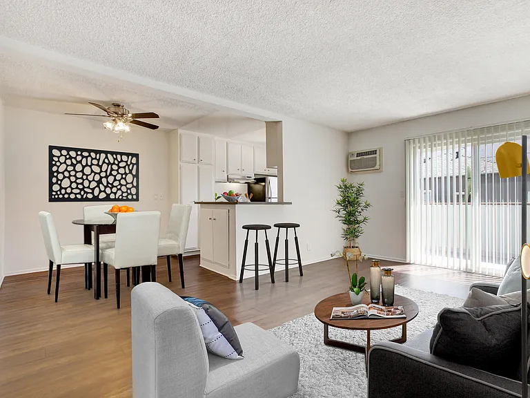 Sawtelle Apartments — Photo 21
