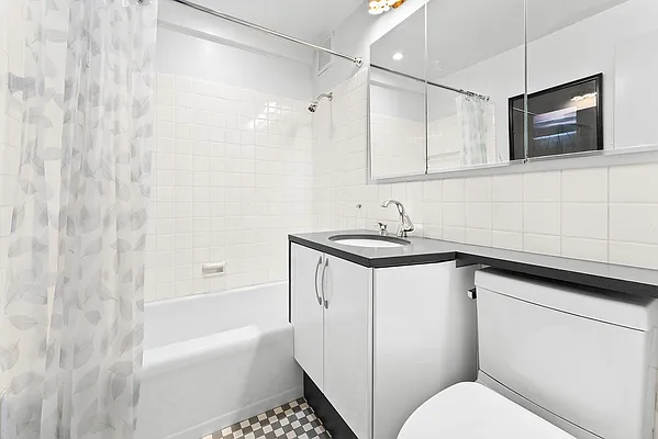 Sold by Berkshire Hathaway HomeServices New York Properties | media 20