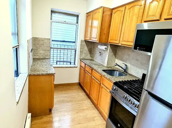 112A Nassau Ave #3, Brooklyn, NY 11222