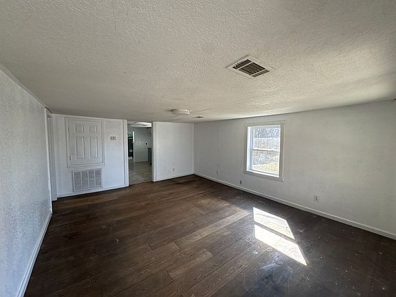 2nd image of 10124 N Highway 59