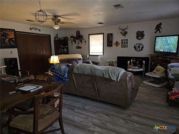 2nd image of 113 Sylvia St