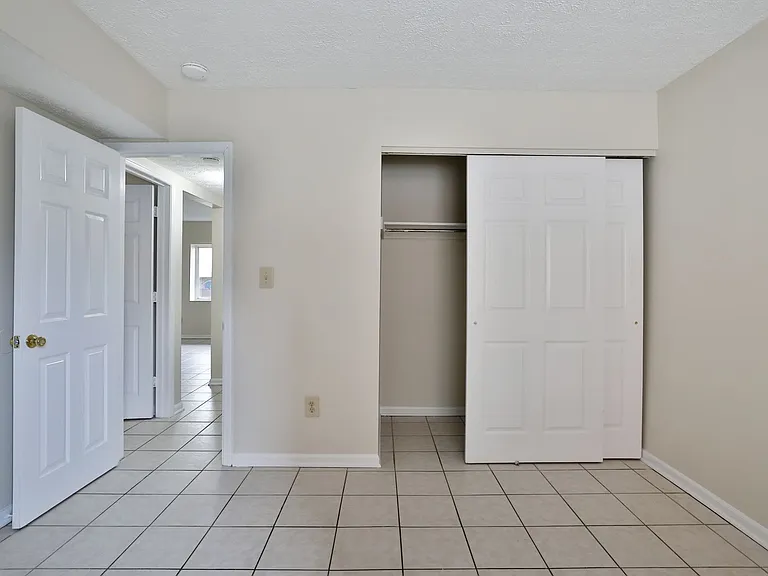 450 E Norwich Ave — Photo 19
