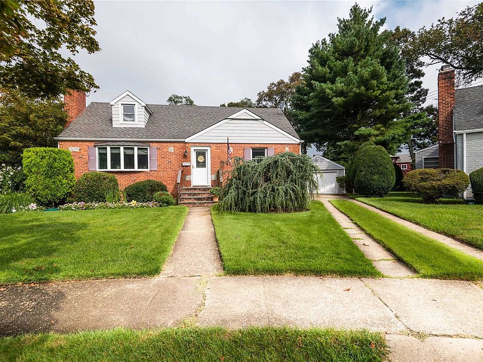 1st image of 208 Gruber Ct