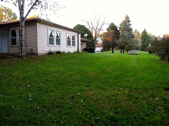 5th image of 7037 Montmorency Dr
