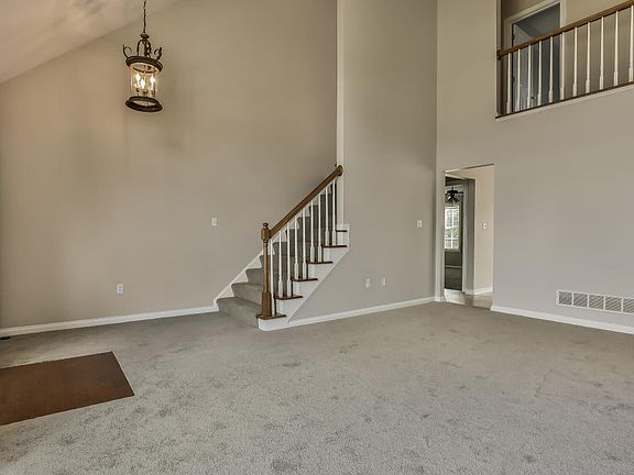5th image of 3224 Squire Cir
