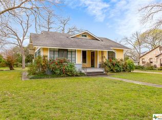 769 Elm St, Seguin, TX 78155
