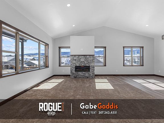 4th image of 5590 Walnut