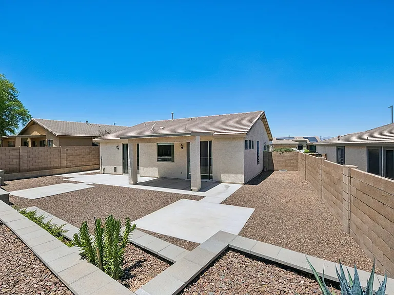 18381 W McNeil St — Photo 7
