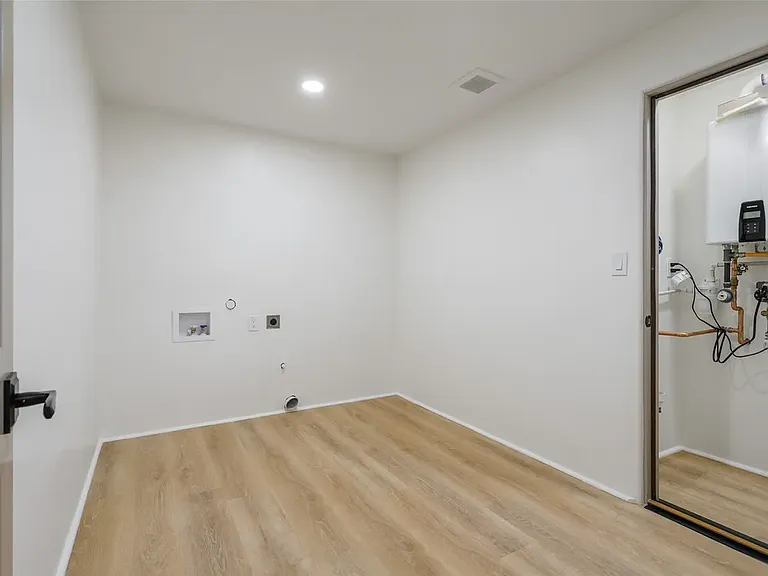 1315 Old Pecos Trl #C — Photo 6