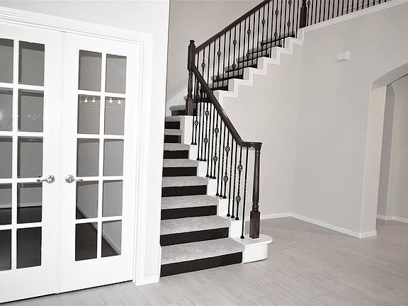 4th image of 9322 Castlehead Dr