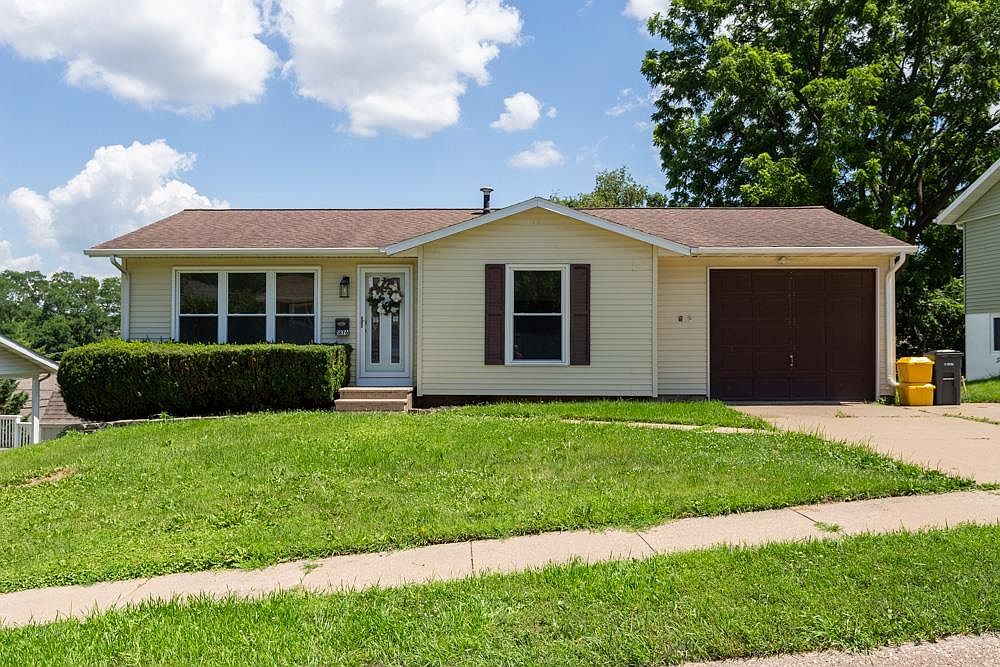 1876 Key Way Dr, Dubuque, IA 52002 | Zillow