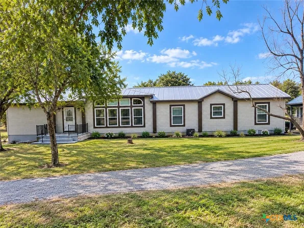 923 Murray Ln, Floresville, TX 78114